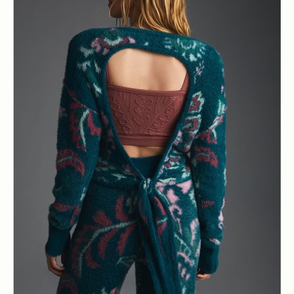 ✨ Anthropologie Open-Back Sweater Top Sz LP - Picture 2 of 5